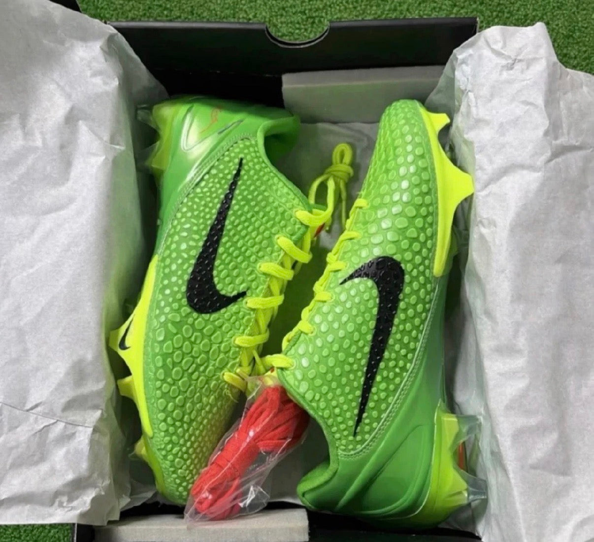 Kobe Grinch Cleats