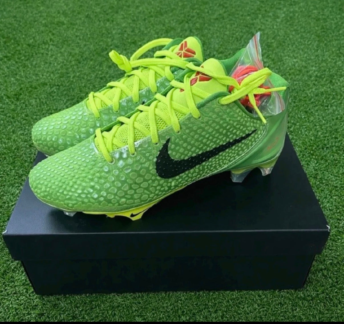 Kobe Grinch Cleats